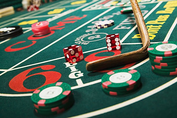 vip33 live dealer Free Bet Blackjack table with professional croupier and real-time play display